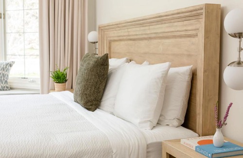 Eastsound Hotel | Outlook Inn on Orcas Island