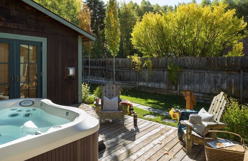 Jackson House | Outpost: Alpine Cottage Four