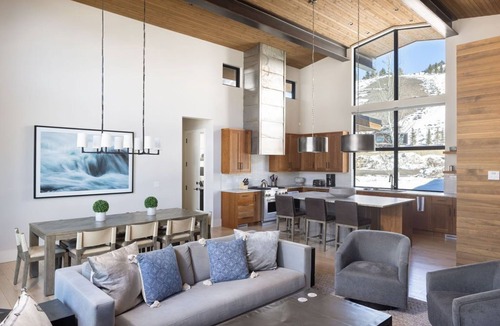 Hoback Junction House | Outpost: Fairway Lodge 5