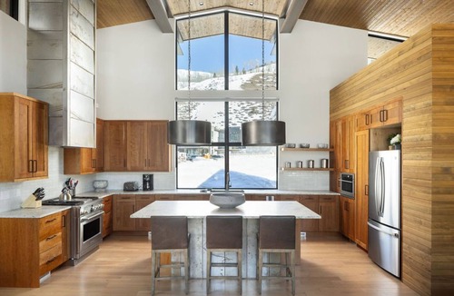 Hoback Junction House | Outpost: Fairway Lodge 5