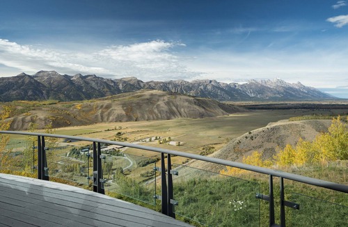 Spring Creek Ranch House | Outpost: Mountain View Escape