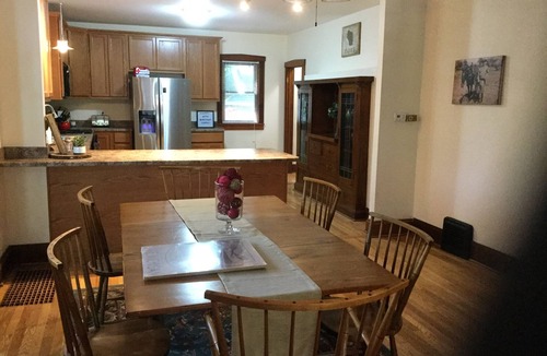 Kenosha House | Outrageous! Near Microsoft Mt Pleasant - Sleeps 18