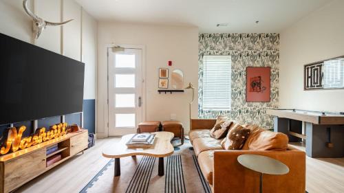 Five Points House | Outrider Buyout - 3 Units by AvantStay