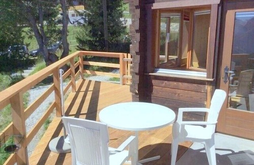 Chandolin Ski Chalet | Outside : 2-storey flat in a typical chalet in Chandolin, for 5 persons, beautiful terrace with nice