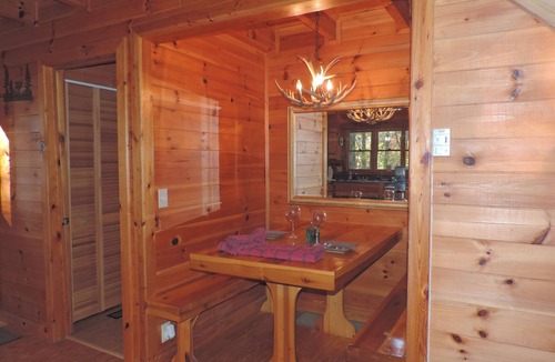 McCaysville Cabin | Outside party deck w/fireplace on Fightingtown Creek!