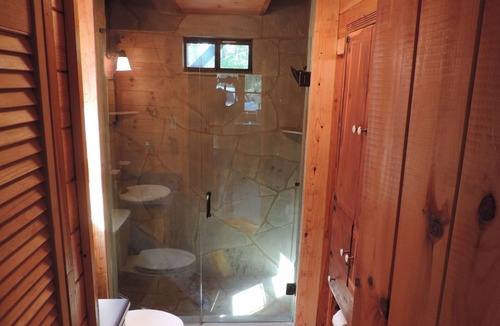 McCaysville Cabin | Outside party deck w/fireplace on Fightingtown Creek!