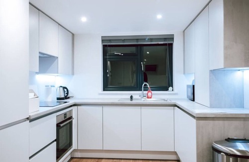 Purley Apartment | Outstanding 2- Bed Pent House