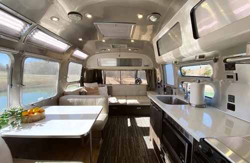Ennis House | Outstanding Airstream Close to Stunning Hiking Trails in Bristol, Texas