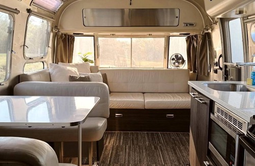 Ennis House | Outstanding Airstream Close to Stunning Hiking Trails in Bristol, Texas