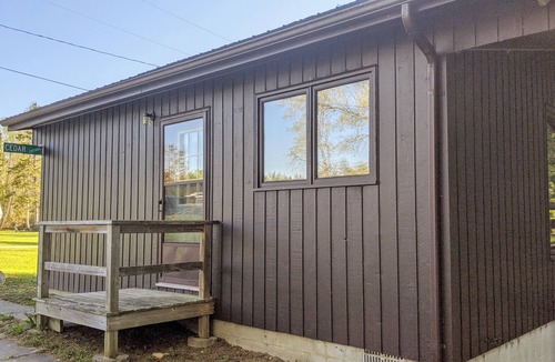 Nipissing Cottage | Outstanding, Beachfront Cottage on Wolfe Lake
