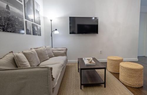 Financial District Apartment | Outstanding & Cozy 4BDR & 2BTH in Downtown Manhattan
