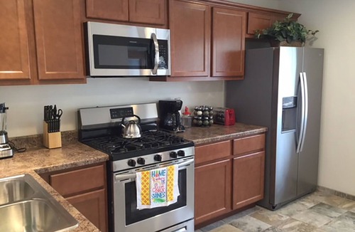Elmwood Park House | Outstanding! Professionally Cleaned, Self Check In - Sleeps 14