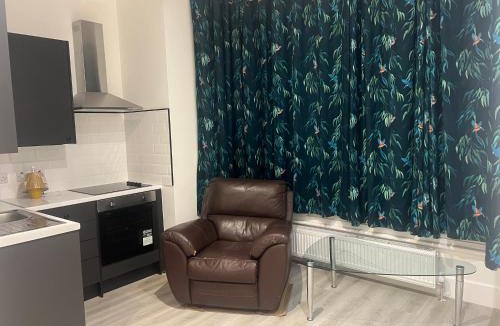 West Ealing Apartment | Outstanding Studio Flat in West Ealing