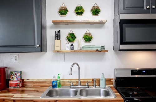 Bayview Apartment | OV Beach Oasis: The Plant House. A 4 minute walk to the beach! 30+ DAY RENTAL