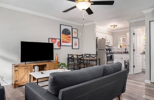 North Camellia Acres Apartment | OV Mosaic - Dawn Suite