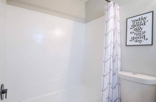 East Ocean View Apartment | OV Mosaic - Topaz Suite