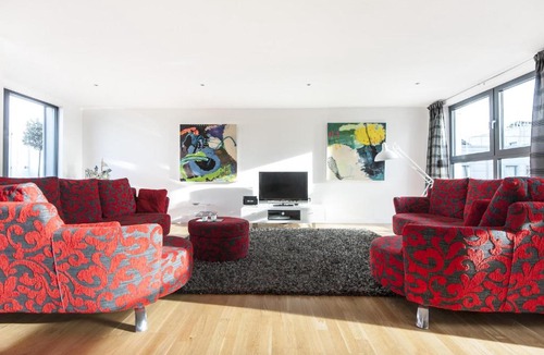 Camden Town with Primrose Hill Apartment | Oval Road III by onefinestay
