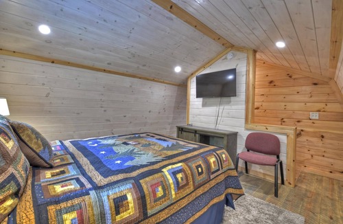 Copperhill Cabin | Over 200 feet of Ocoee River Frontage!