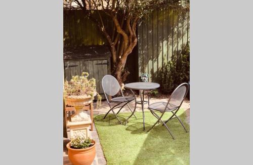 Chipping Campden House | Over The Arches, Chipping Campden