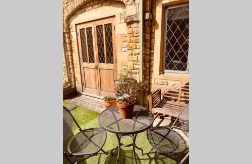 Chipping Campden House | Over The Arches, Chipping Campden