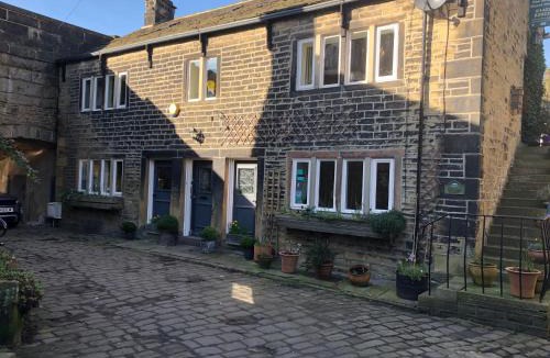 Ripponden House | Over The Bridge Guest House