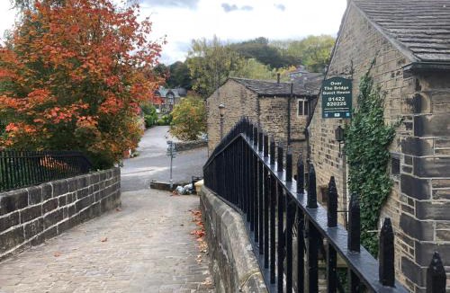 Ripponden House | Over The Bridge Guest House