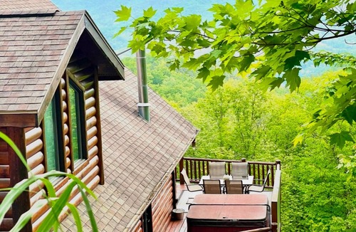 Whittier Cabin | "Over the Edge" Cabin with Amazing Views! Summer deals on last minute bookings!