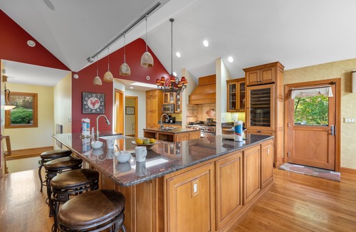 Lake Lure House | Over the Edge - Lakefront, hot tub sleeps 10