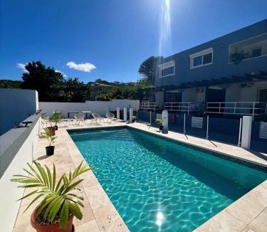 La Savane House | Over The Hill Residence