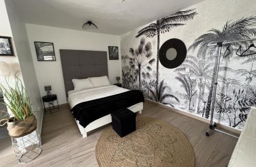 La Savane House | Over The Hill Residence