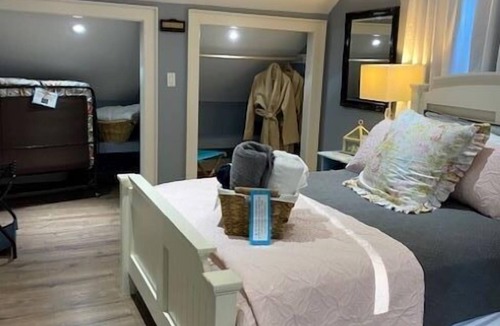 Kawartha Lakes Bed & Breakfast | Over the Top B&B