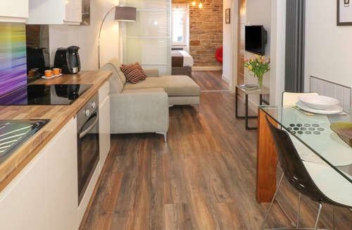 Hepworth House | Over-under Cottage