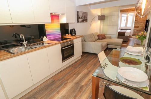 Hepworth House | Over-under Cottage