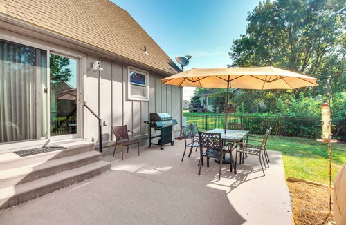 Overland Park House | Overland Park Family Home w/Game Room & Backyard!