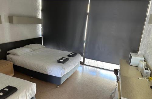 Townview Hotel | Overlander Hotel