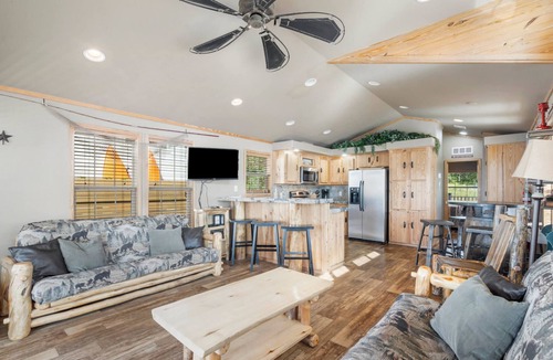 Sperry Cottage | Overlook at CrossTimbers Marina