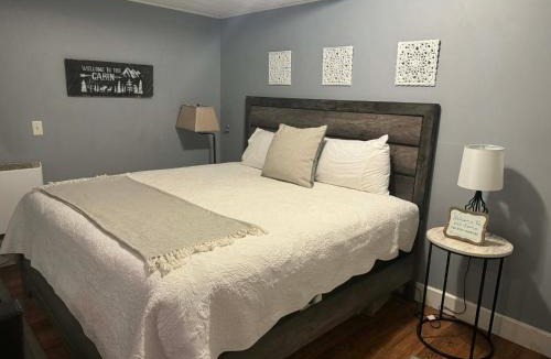 Slaty Fork House | Overlook Condo 21-C Studio Off Mountain Lodging