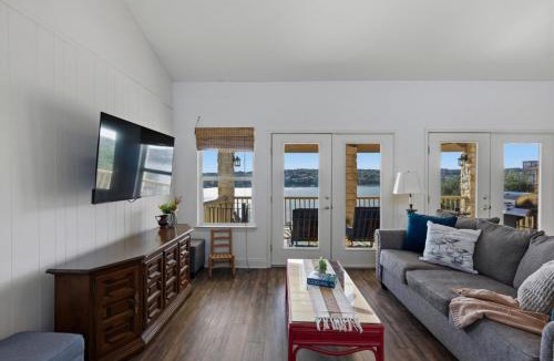 Point Venture House | Overlook Cove