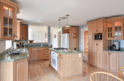 Truro House | Overlooking Corn Hill w/Hot Tub!