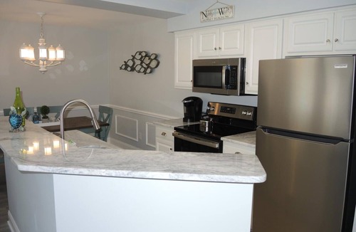 Calabash Villa | Overlooking Golf Course Villa 1408 with Full Kitchen Close to Calabash by RedAwning