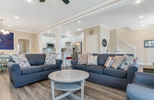 Cape Charles House | Overlooking Park with 1st and 2nd Floor Primary Suites - Anchors by the Park