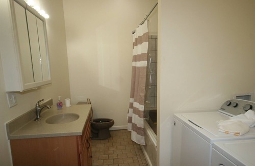 Marietta House | Overlooking Sunsets On the Lake ; Boat and Pet Friendly.