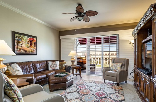 Ave Maria Condo | OVERLOOKING THE PIAZZA !