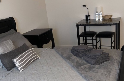 Hicksville Apartment | Oversize1Bedroom near everything !