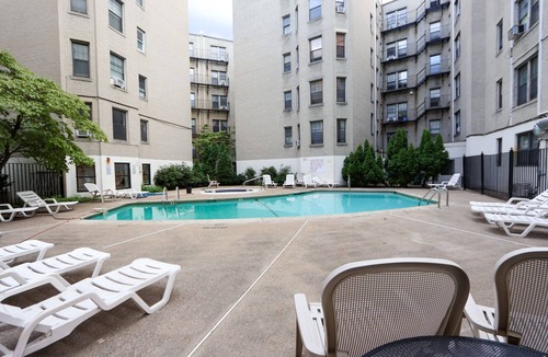 Cleveland Circle Apartment | Oversized 1Bed w/Outdoor Pool & Elevator