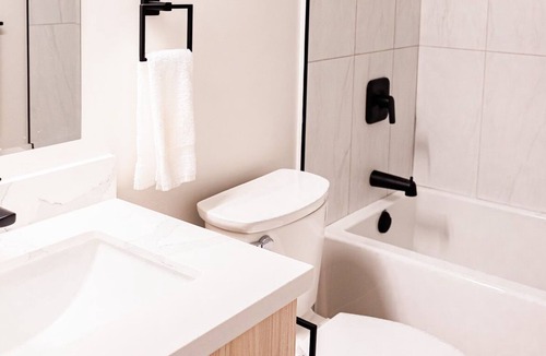 Kitchener Apartment | Oversized Trendy Studio Unit in Prime Downtown location