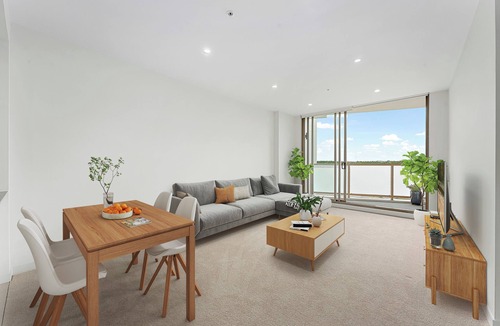 Ryde Apartment | Oversized Unit - Prime Location