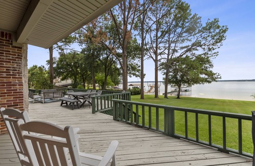 Gun Barrel City House | Oversized waterfront home ideal for multiple families!