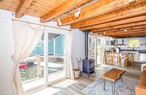 Newbury House | Overwater Bliss | Private Dock + 4 Min to Sunapee
