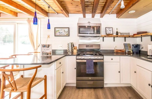 Newbury House | Overwater Bliss | Private Dock + 4 Min to Sunapee